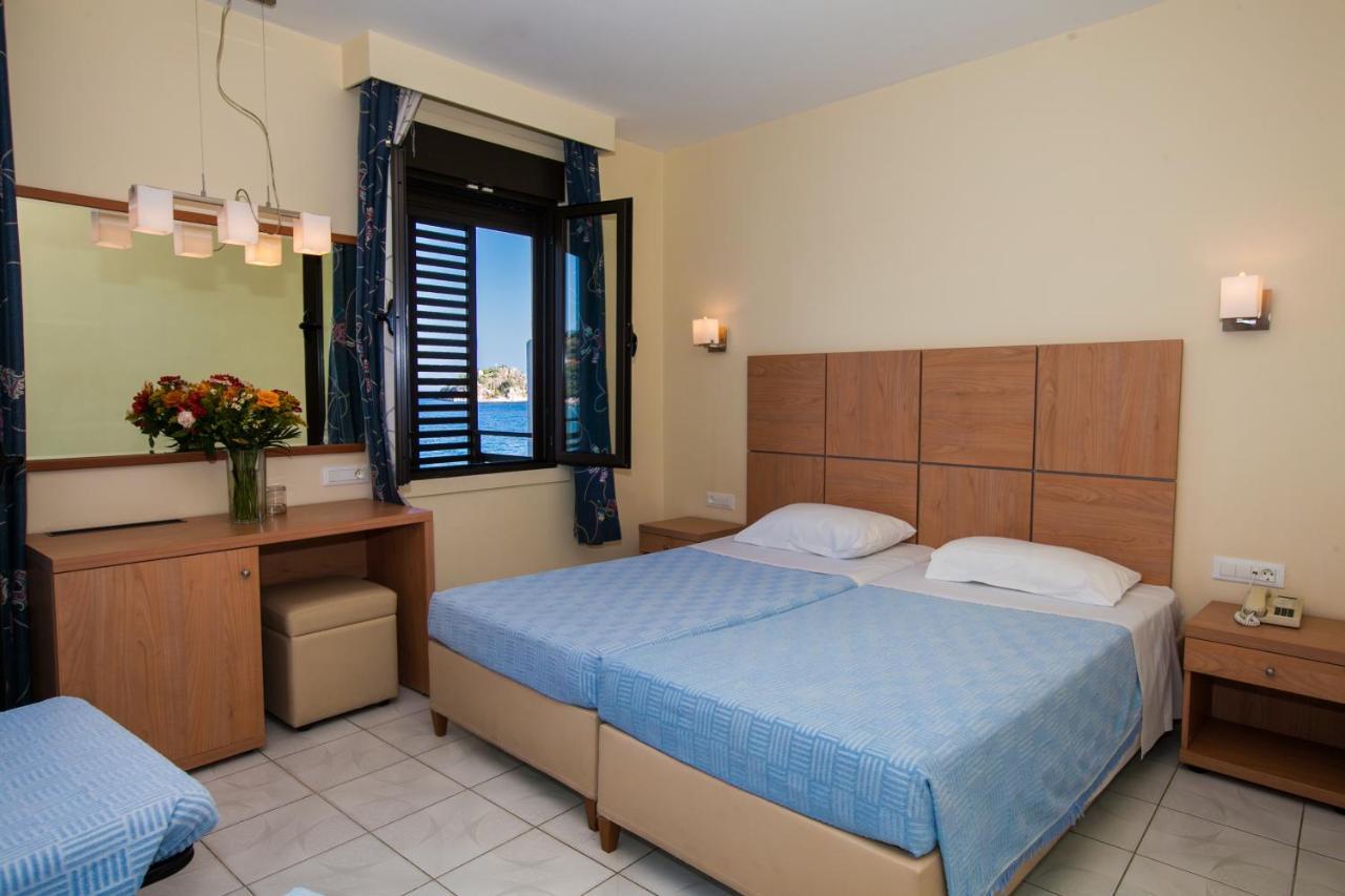 Hotel Flisvos 3*